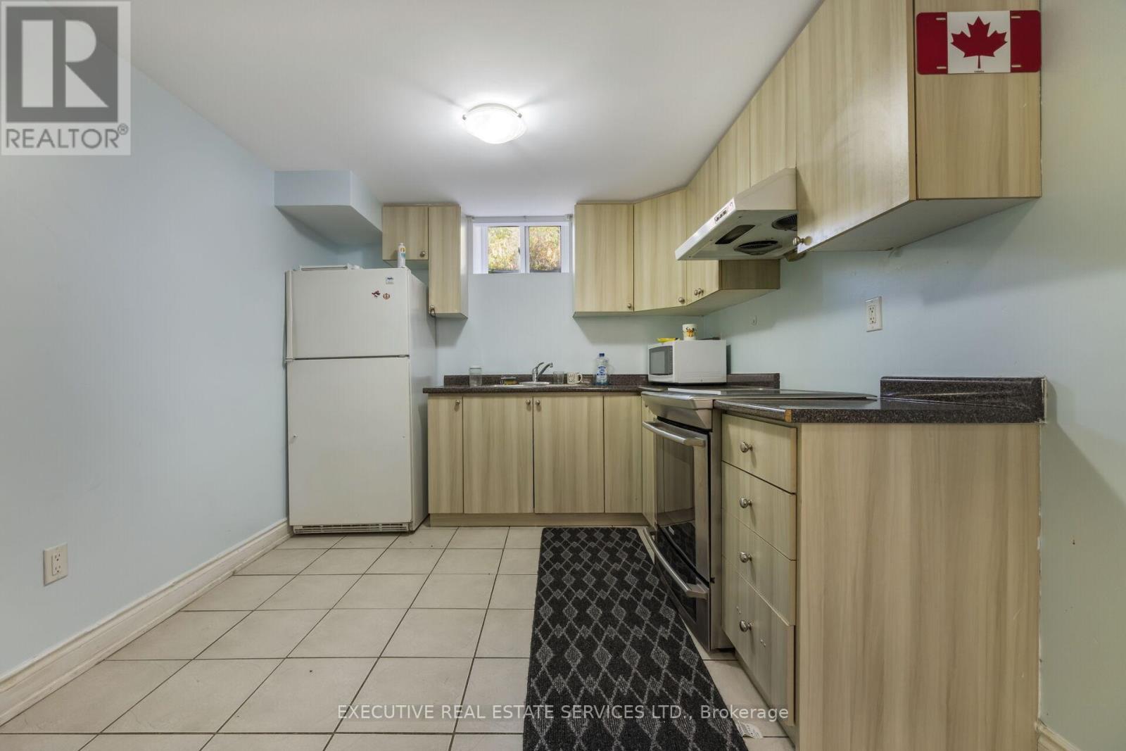 43 Susan Avenue, Brampton, ON - Indoor Photo Showing Kitchen
