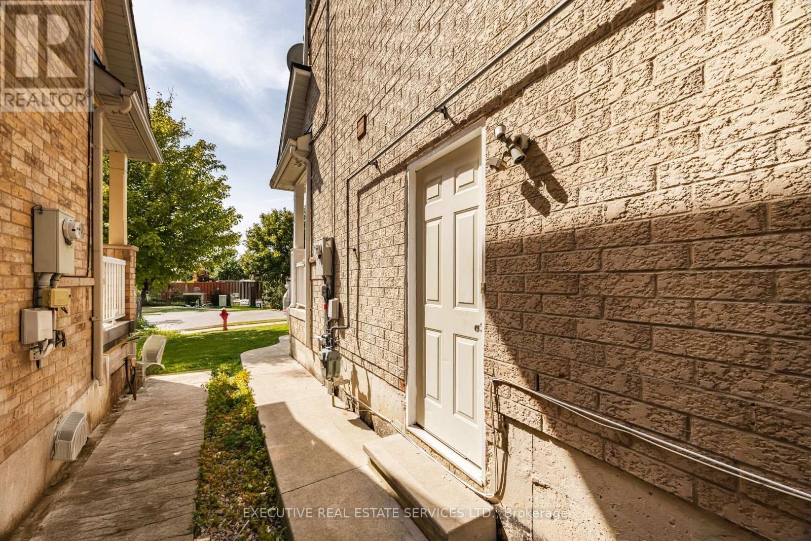 43 Susan Avenue, Brampton, ON - Outdoor