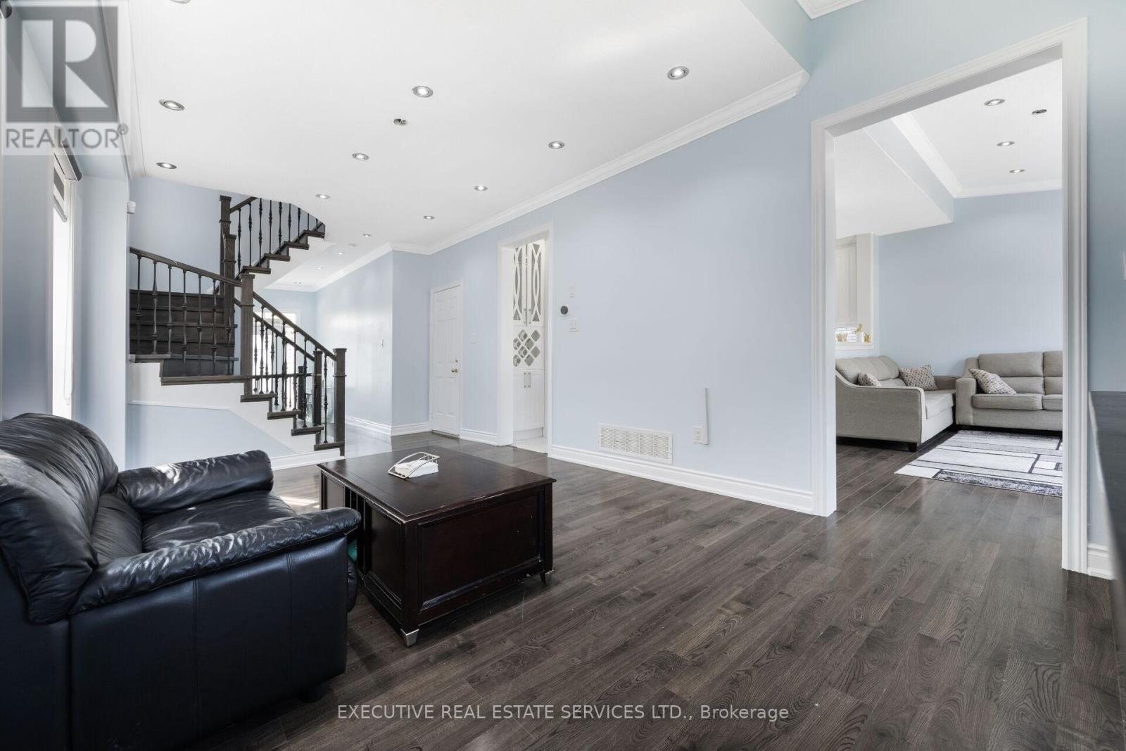 43 Susan Avenue, Brampton, ON - Indoor