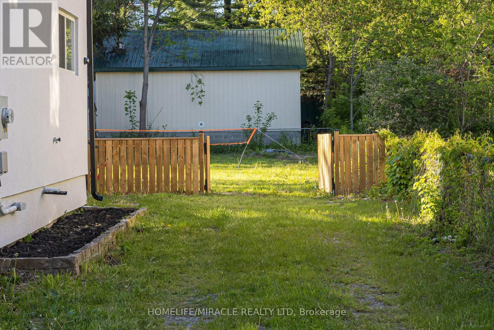 19 Gilbert Street, Lansdowne Village, ON - Outdoor