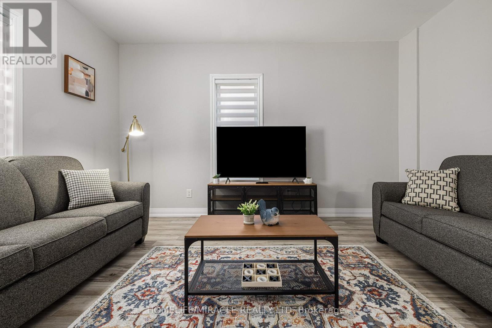19 Gilbert Street, Lansdowne Village, ON - Indoor Photo Showing Living Room