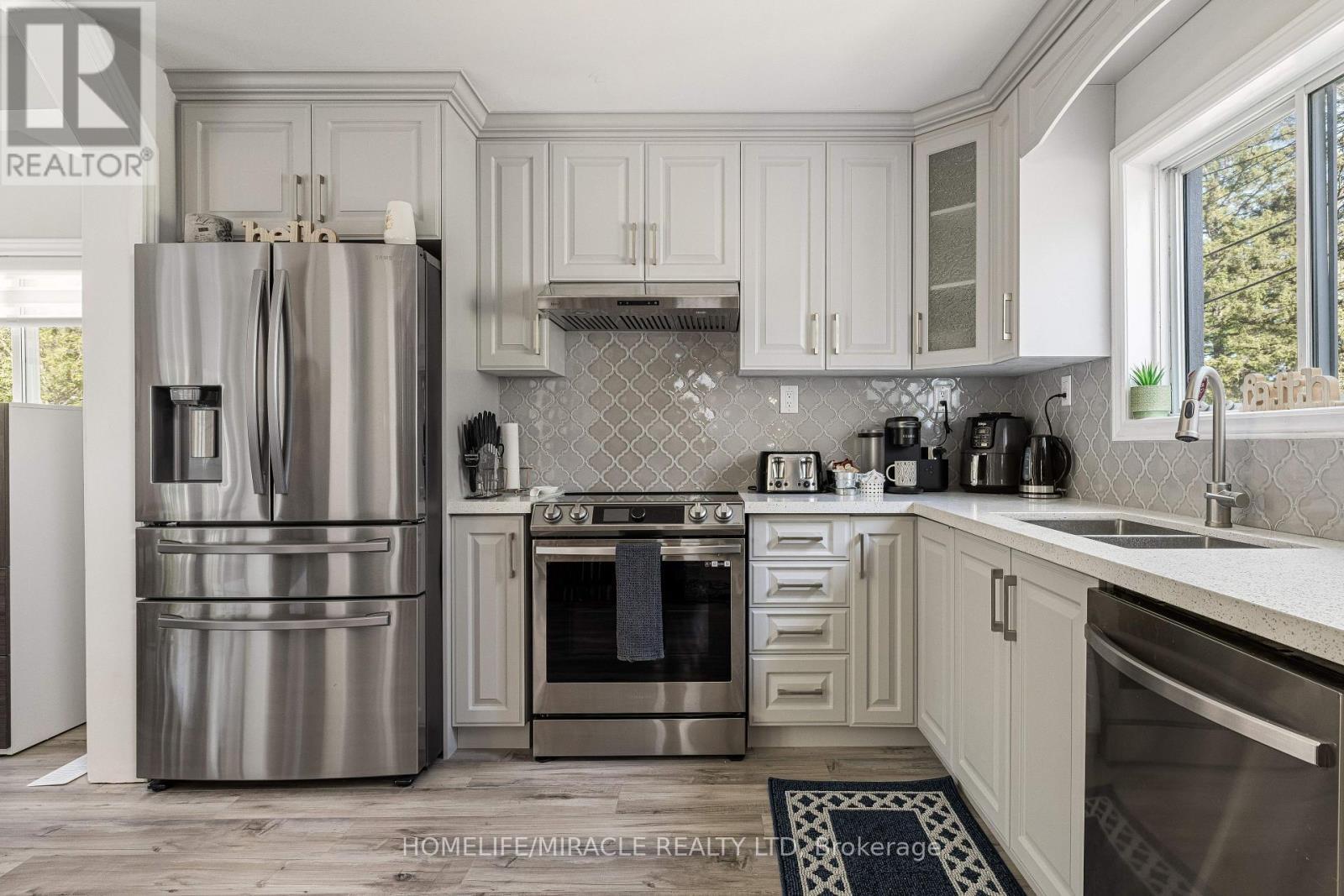 19 Gilbert Street, Lansdowne Village, ON - Indoor Photo Showing Kitchen With Double Sink With Upgraded Kitchen