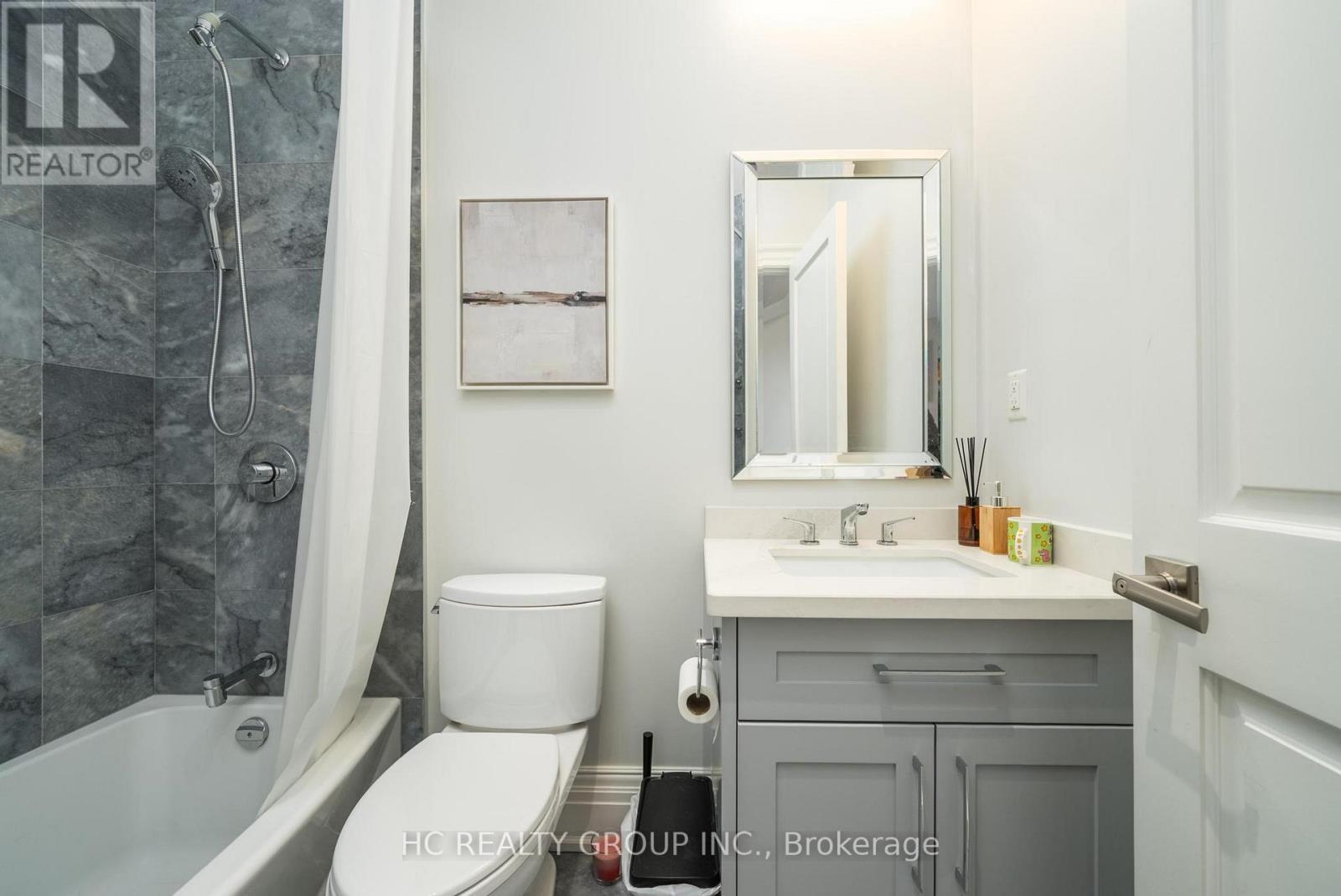 11 Chipstead Road, Toronto, ON - Indoor Photo Showing Bathroom