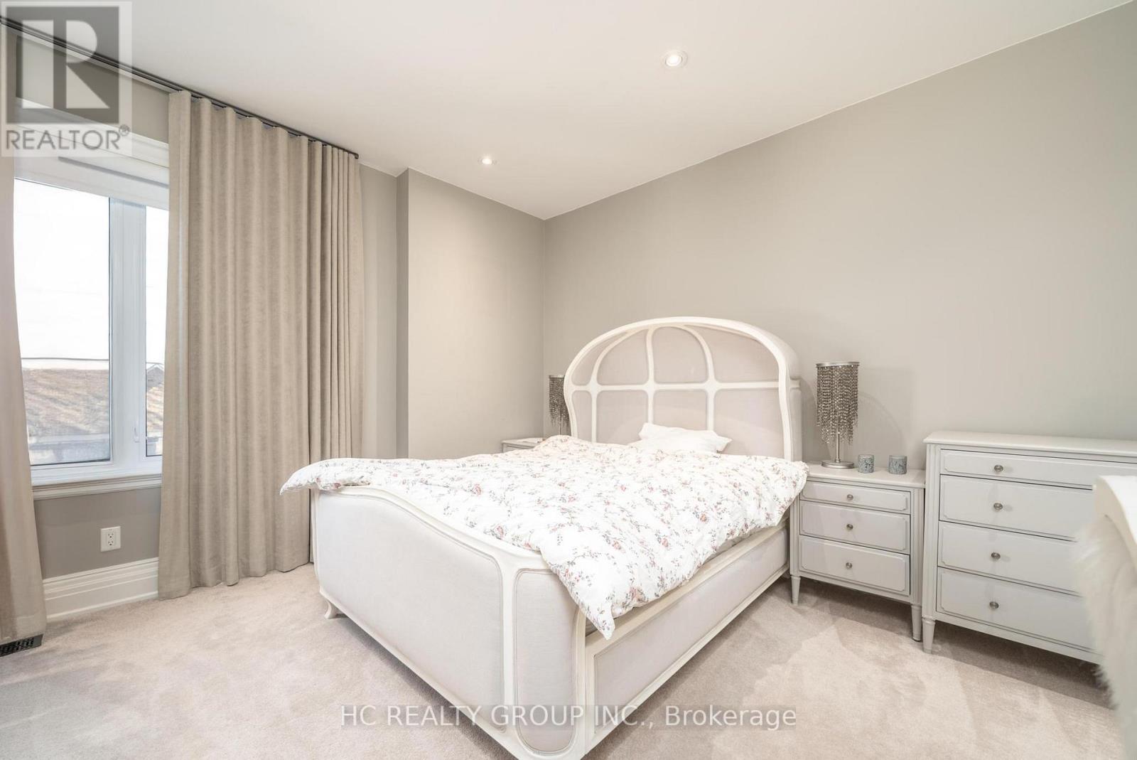 11 Chipstead Road, Toronto, ON - Indoor Photo Showing Bedroom