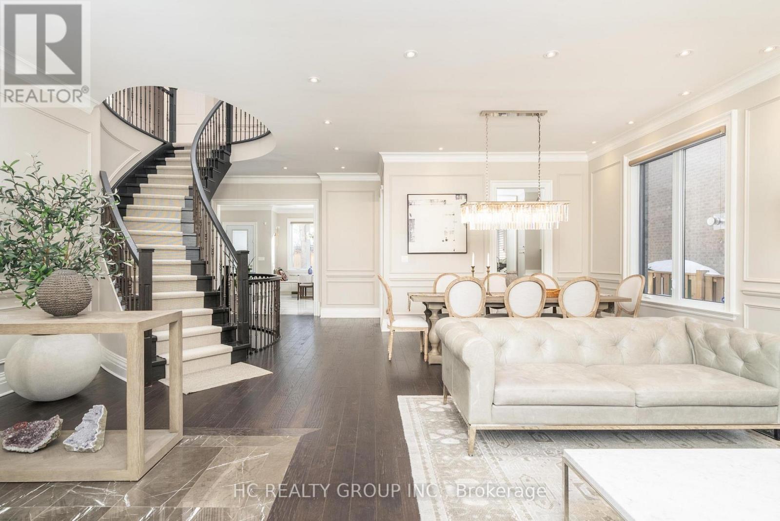 11 Chipstead Road, Toronto, ON - Indoor Photo Showing Living Room