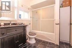 9 Salem Court, Brampton, ON - Indoor Photo Showing Bathroom