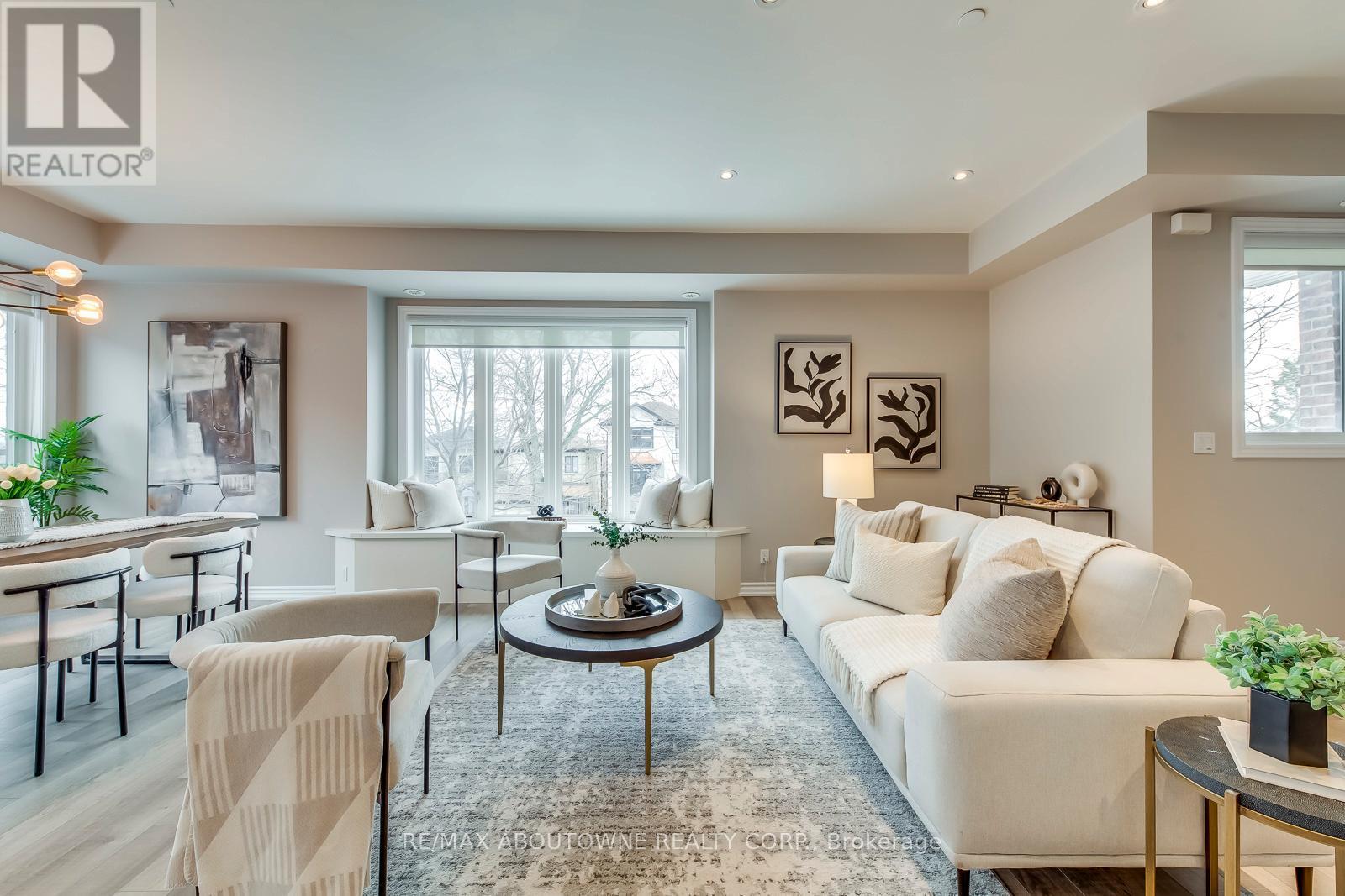 107 - 40 Carnation Avenue, Toronto, ON - Indoor Photo Showing Living Room