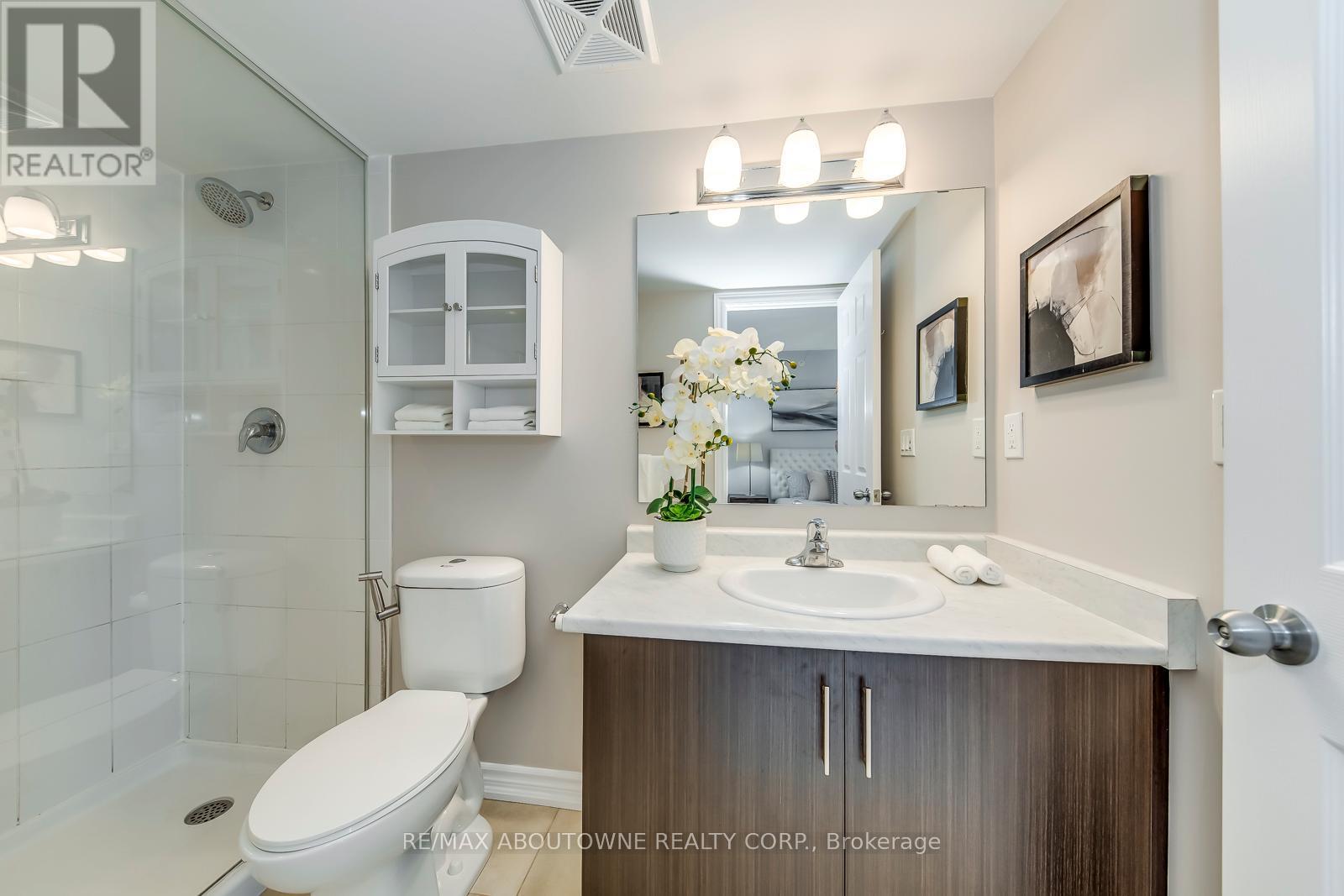 107 - 40 Carnation Avenue, Toronto, ON - Indoor Photo Showing Bathroom