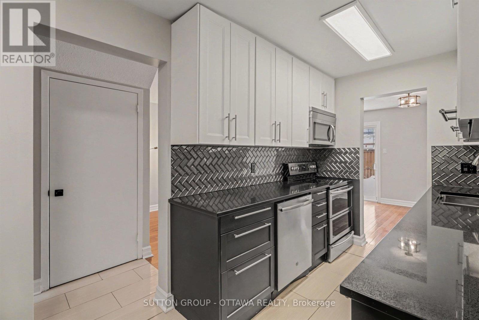 1634 Cheevers Crescent, Ottawa, ON - Indoor Photo Showing Kitchen