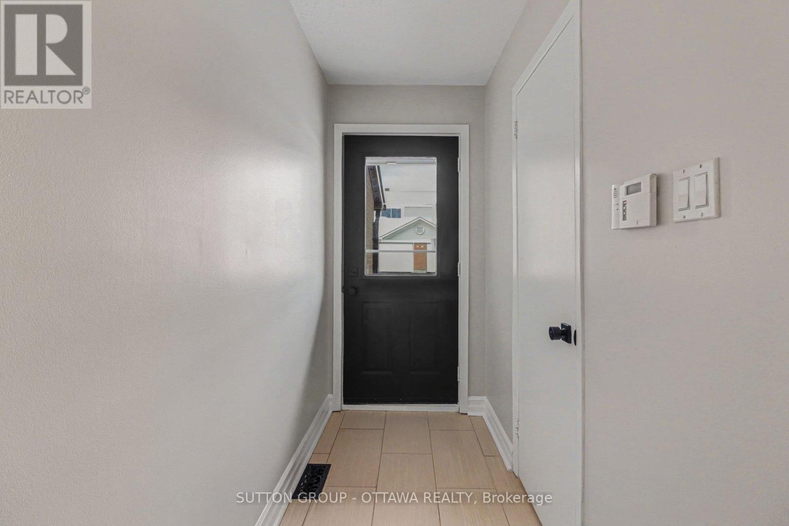 1634 Cheevers Crescent, Ottawa, ON - Indoor Photo Showing Other Room