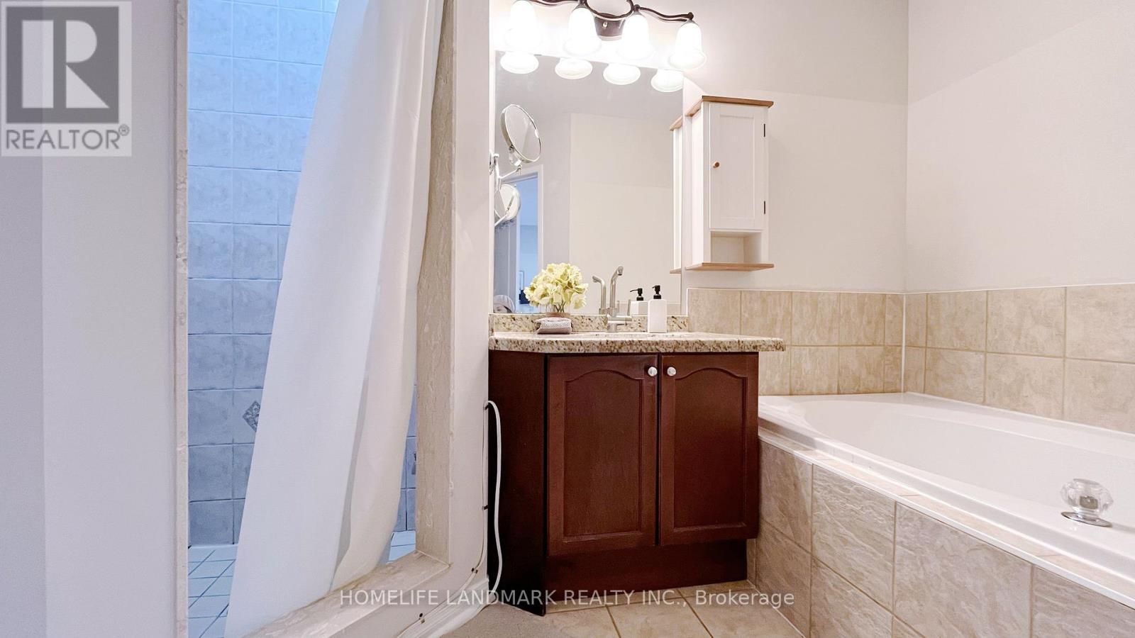 42 - 10 Post Oak Drive, Richmond Hill, ON - Indoor Photo Showing Bathroom