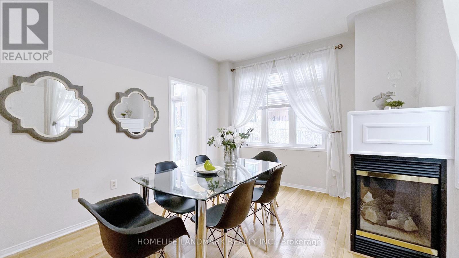 42 - 10 Post Oak Drive, Richmond Hill, ON - Indoor Photo Showing Dining Room