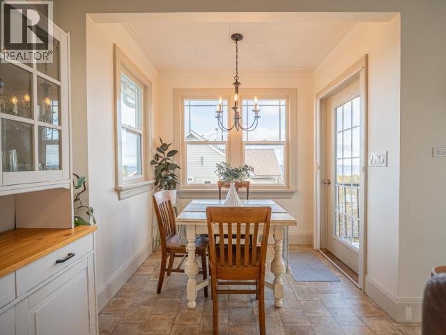 6937 Jasper Street, Powell River, BC - Indoor Photo Showing Dining Room