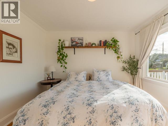 6937 Jasper Street, Powell River, BC - Indoor Photo Showing Bedroom