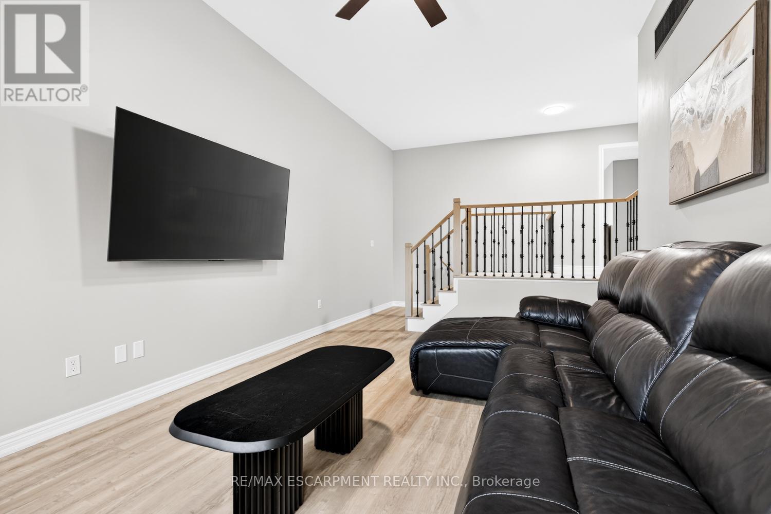 8 Bousfield Court, Hamilton, ON - Indoor