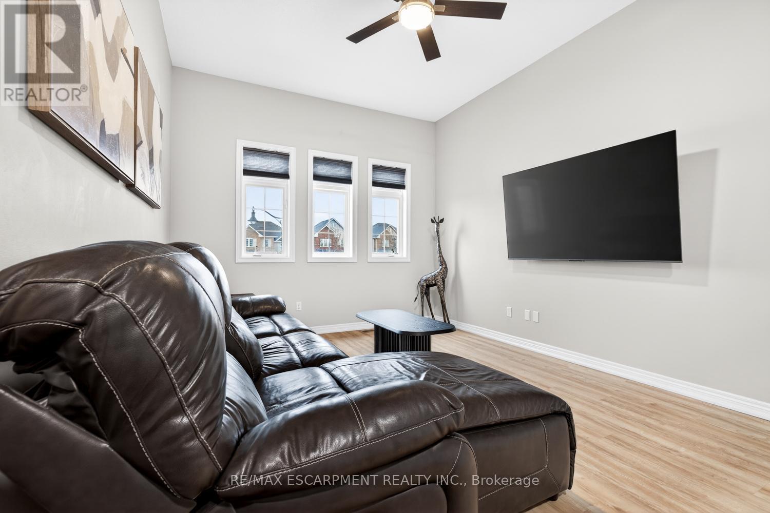 8 Bousfield Court, Hamilton, ON - Indoor