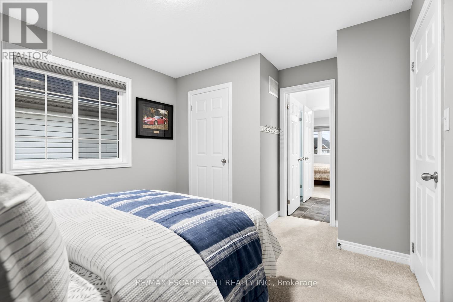 8 Bousfield Court, Hamilton, ON - Indoor Photo Showing Bedroom