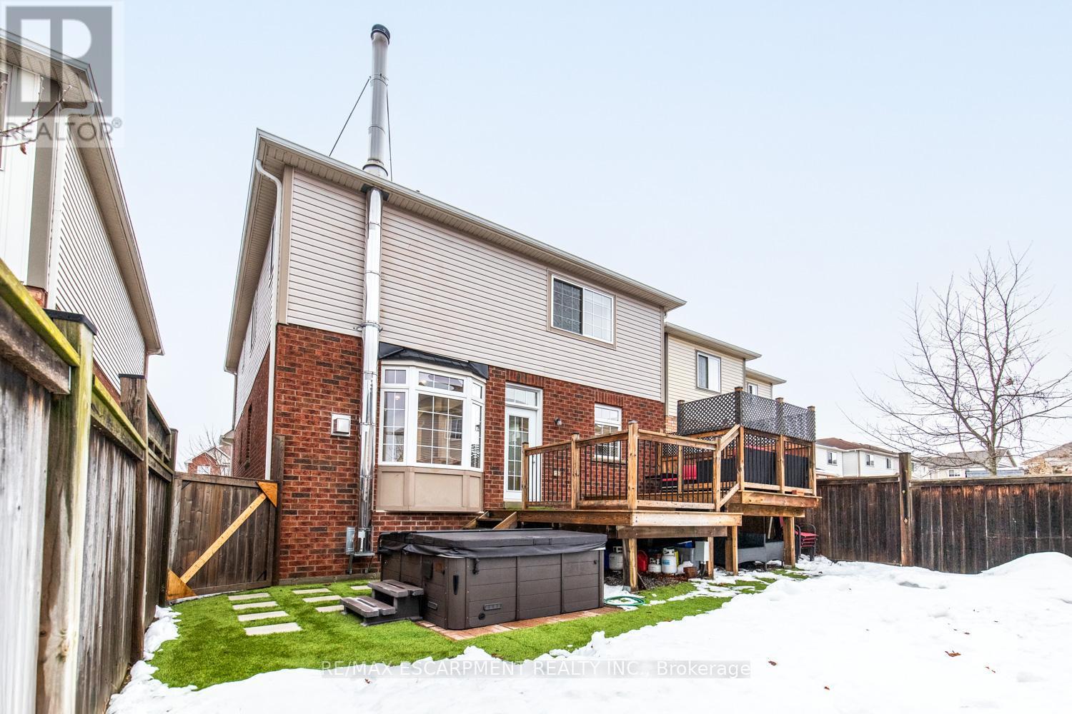 8 Bousfield Court, Hamilton, ON - Outdoor With Deck Patio Veranda
