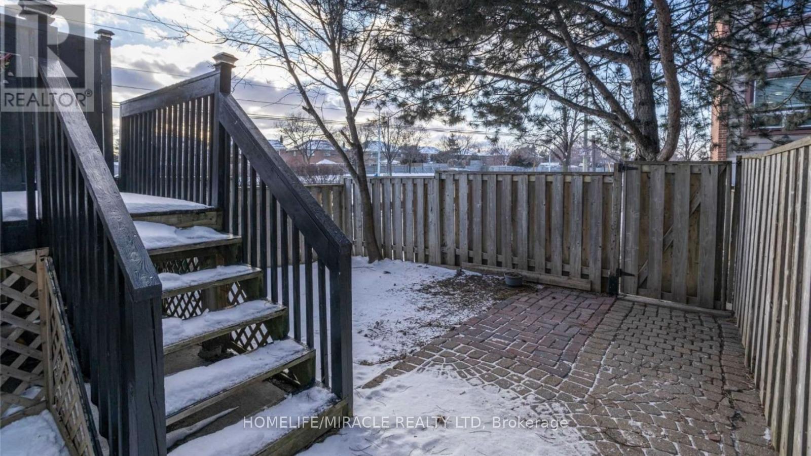 61 Moregate Crescent, Brampton, ON - Outdoor