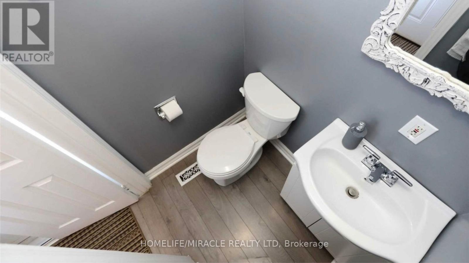 61 Moregate Crescent, Brampton, ON - Indoor Photo Showing Bathroom