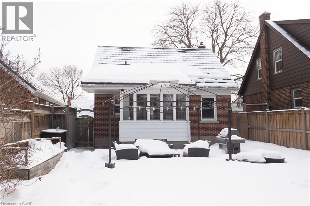 44 Garden Avenue, Kitchener, ON - Outdoor