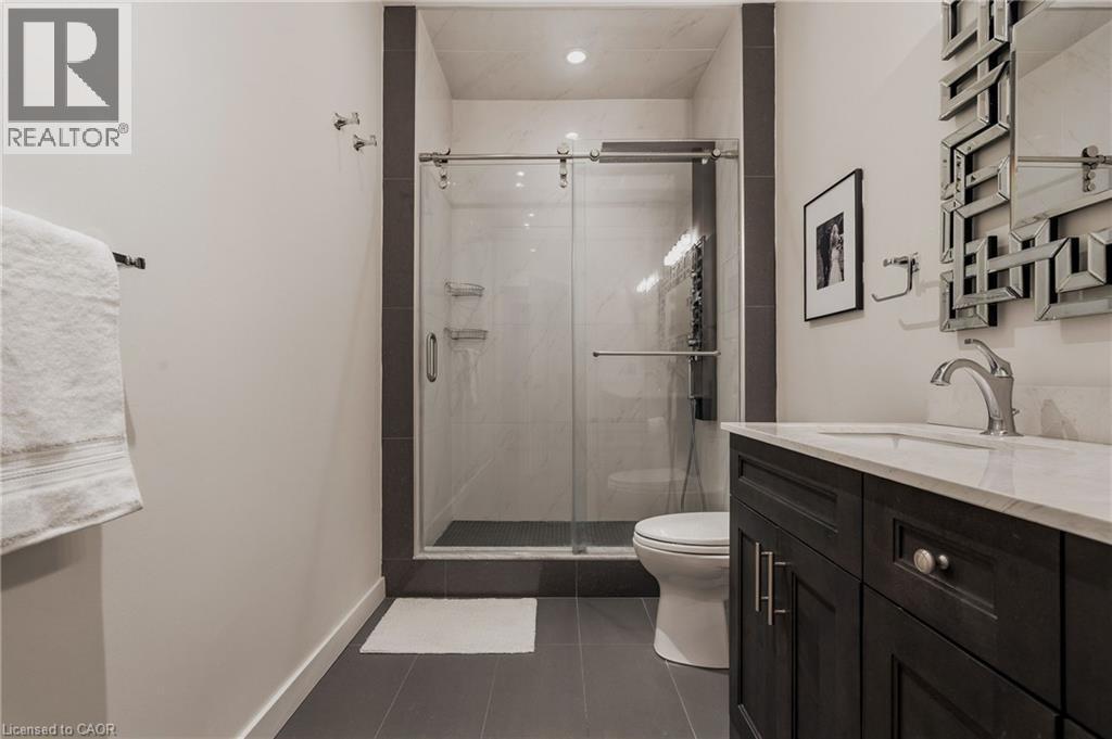 66 Bay Street S Unit# 504, Hamilton, ON - Indoor Photo Showing Bathroom