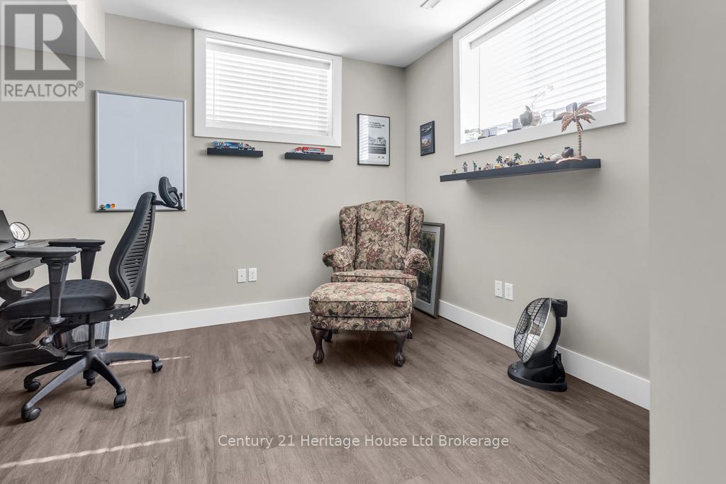 29 Brookside Lane, Tillsonburg, ON - Indoor Photo Showing Office