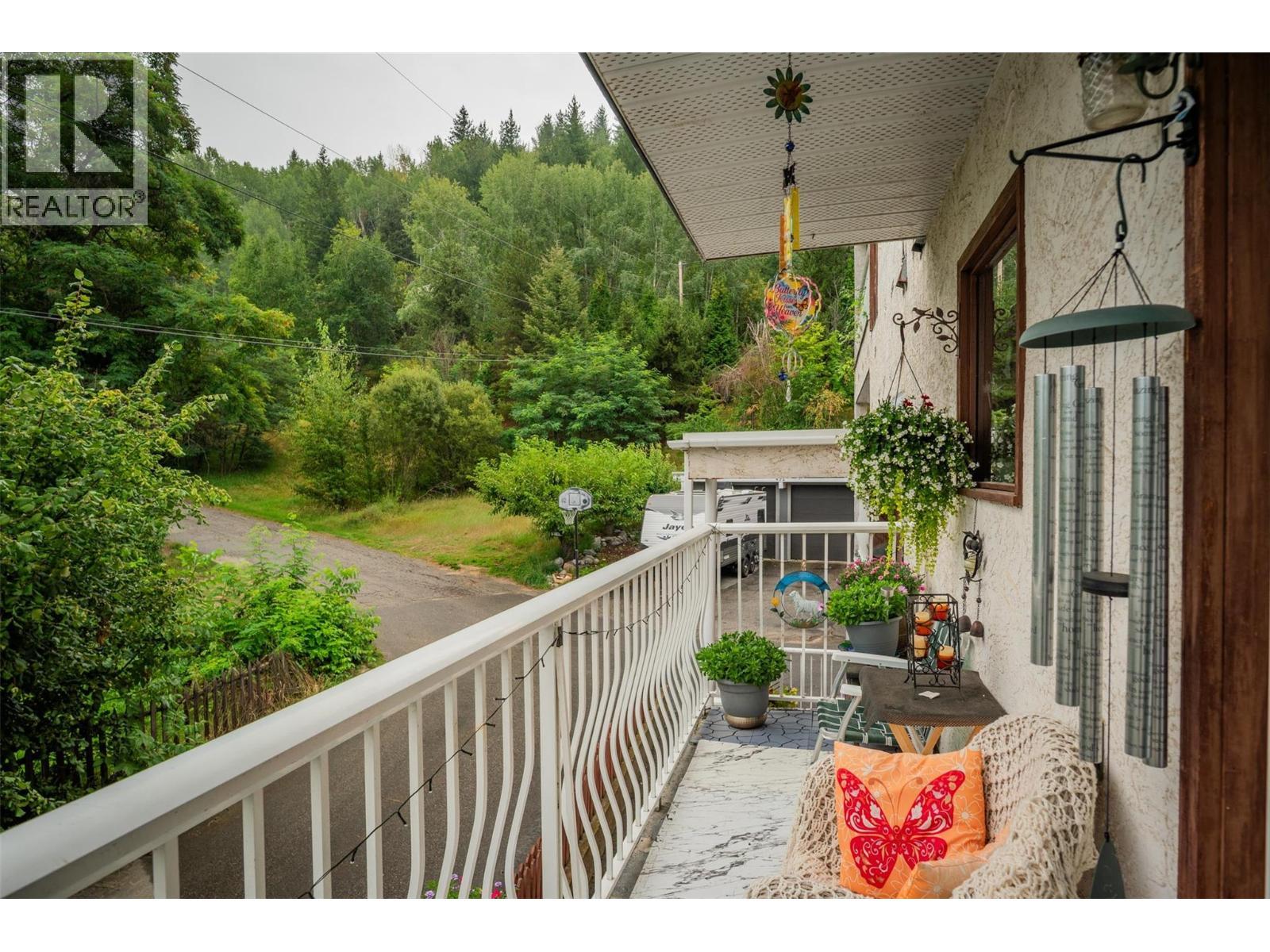 108 Colley Street, Warfield, BC - Outdoor