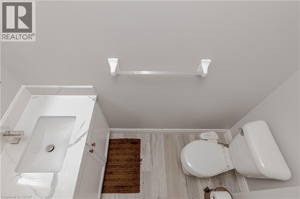 128 Karalee Crescent, Cambridge, ON - Indoor Photo Showing Bathroom