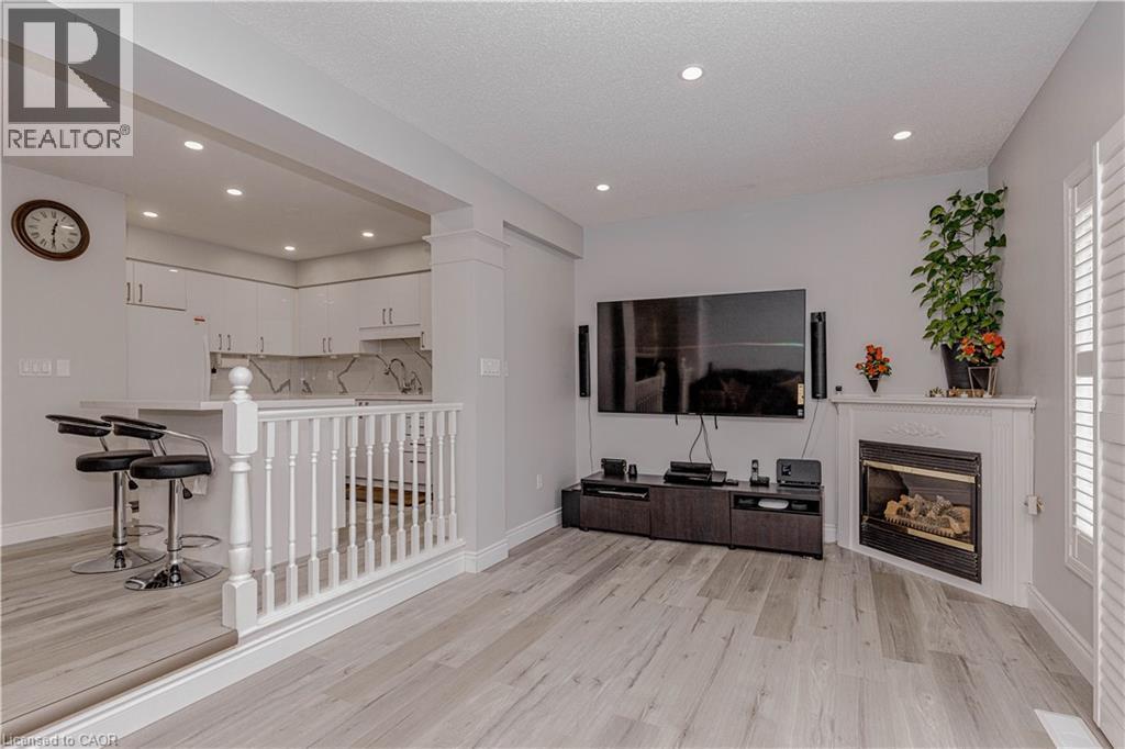 128 Karalee Crescent, Cambridge, ON - Indoor With Fireplace