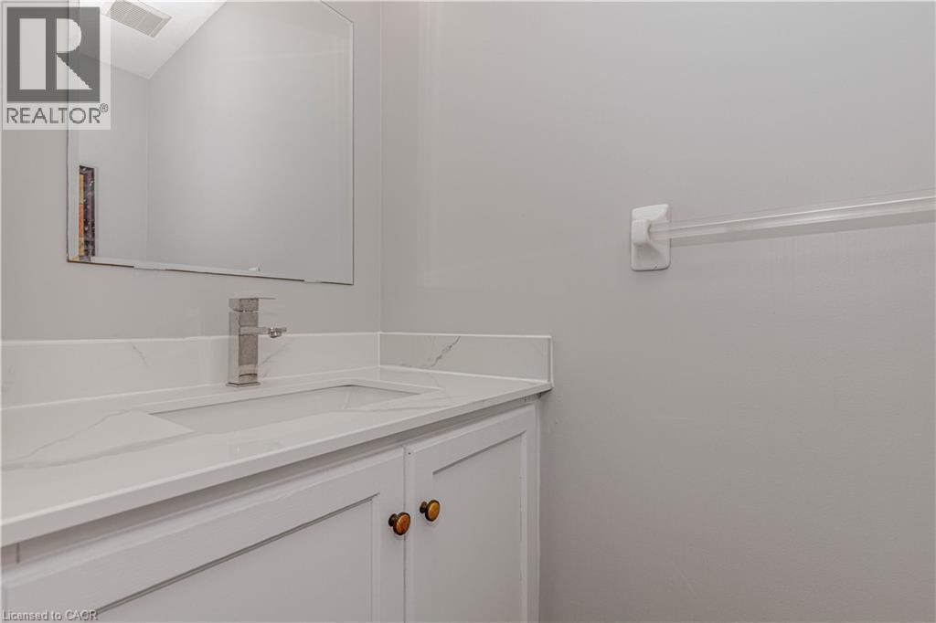 128 Karalee Crescent, Cambridge, ON - Indoor Photo Showing Bathroom