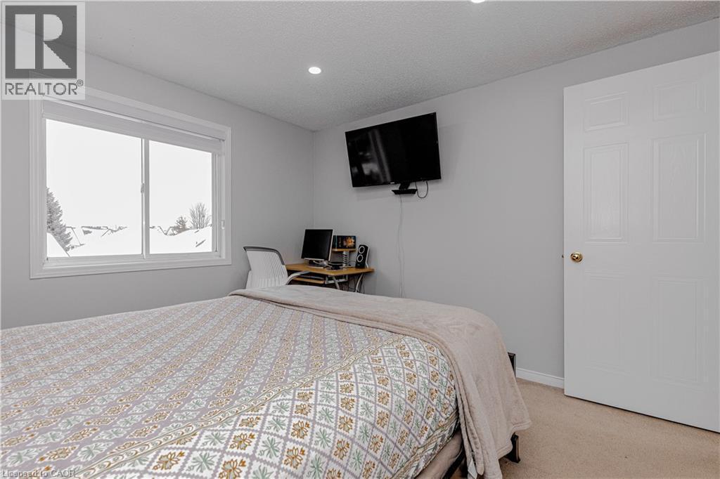 128 Karalee Crescent, Cambridge, ON - Indoor Photo Showing Bedroom