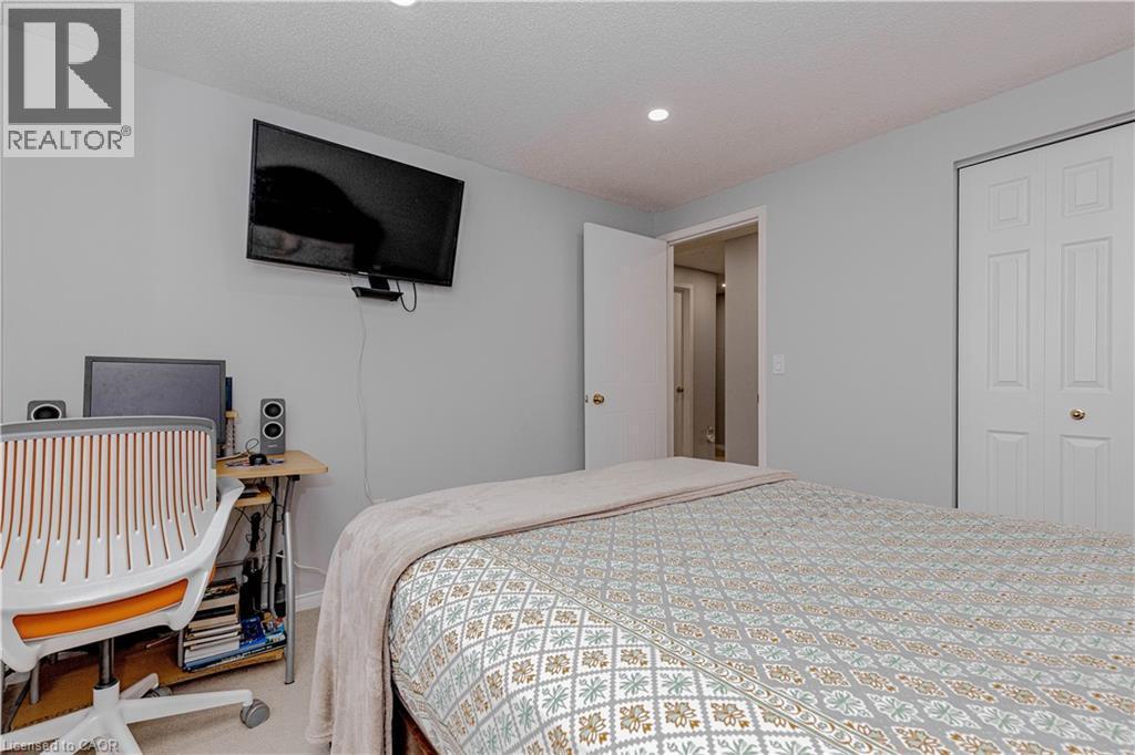 128 Karalee Crescent, Cambridge, ON - Indoor Photo Showing Bedroom