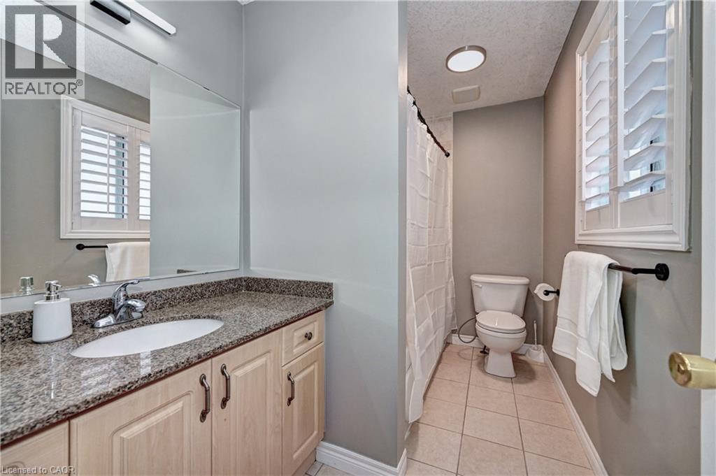 242 Doon Mills Drive, Kitchener, ON - Indoor Photo Showing Bathroom