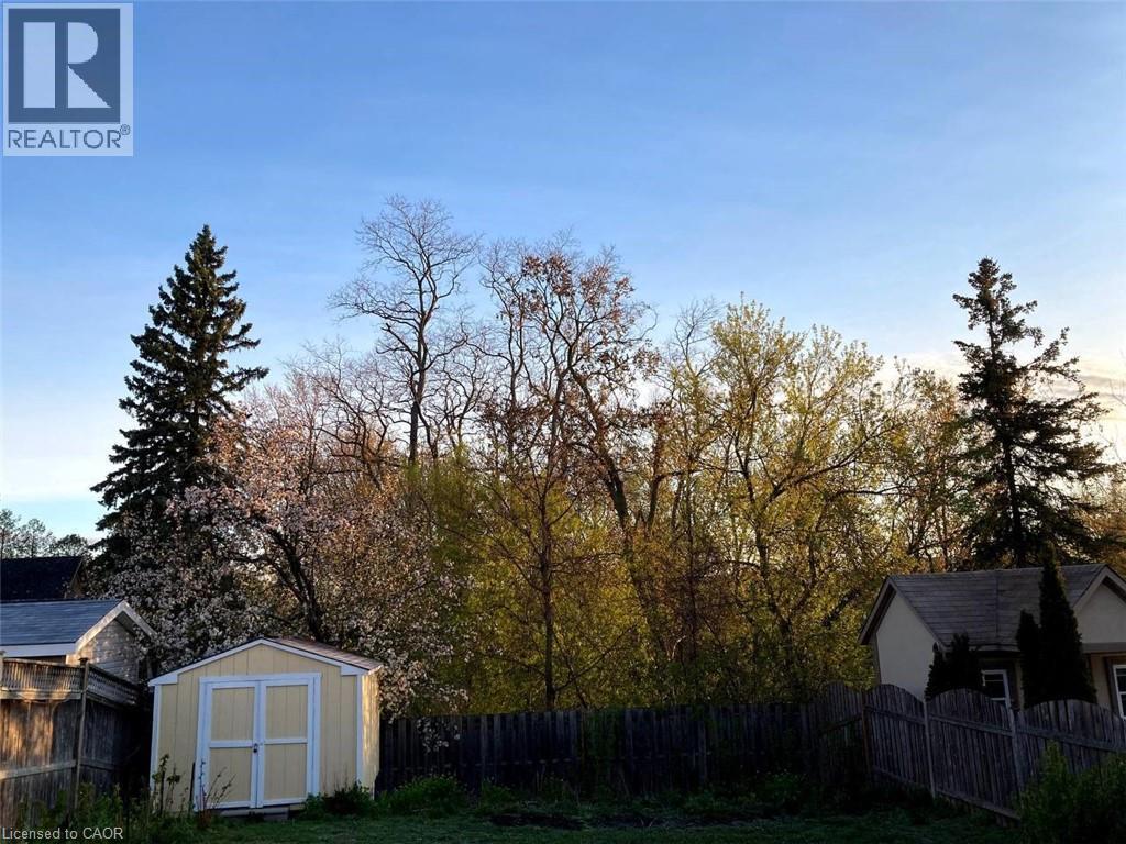 242 Doon Mills Drive, Kitchener, ON - Outdoor