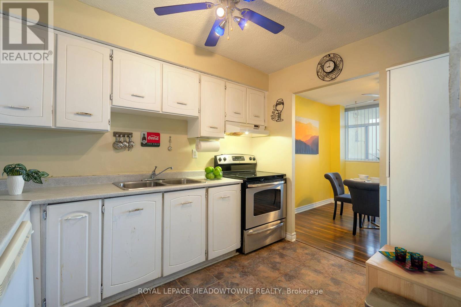 #806 - 2301 Derry Road W, Mississauga, ON - Indoor Photo Showing Kitchen With Double Sink