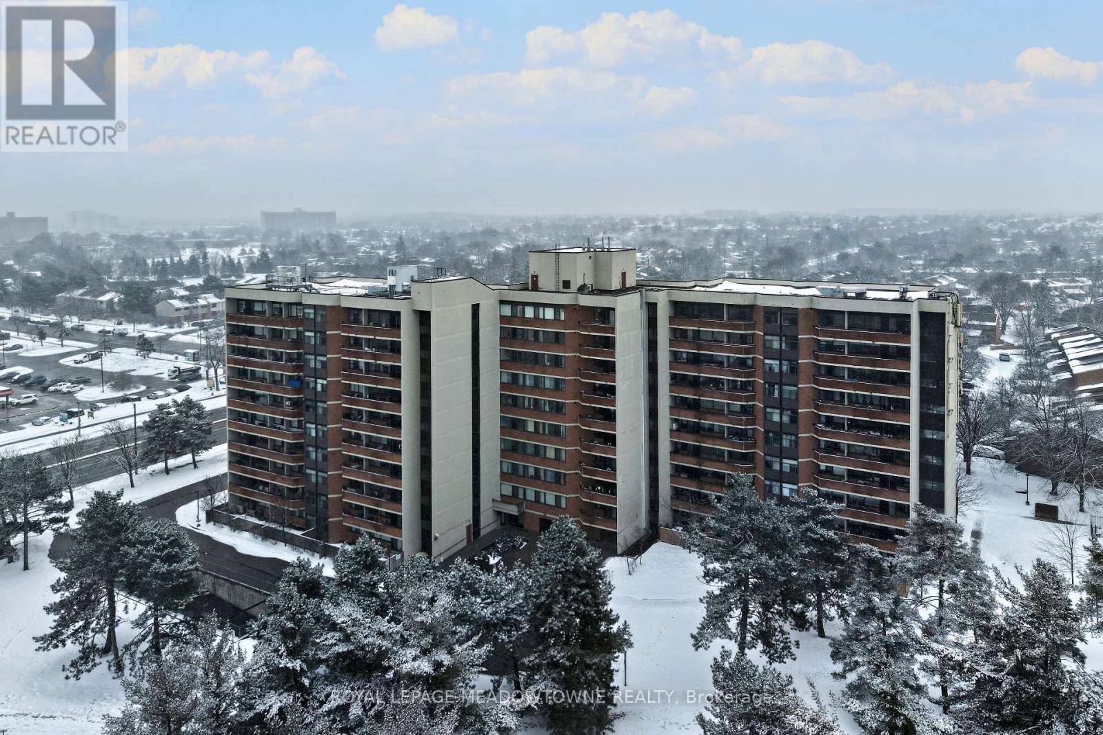 #806 - 2301 Derry Road W, Mississauga, ON - Outdoor