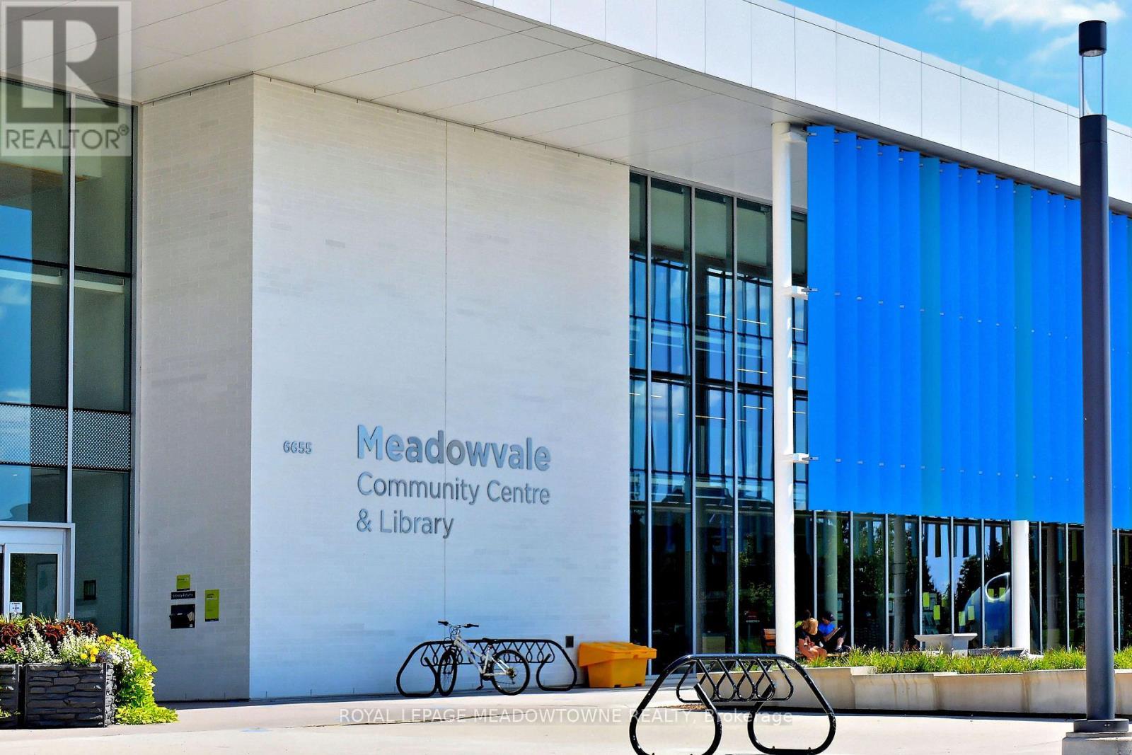 #806 - 2301 Derry Road W, Mississauga, ON - Outdoor