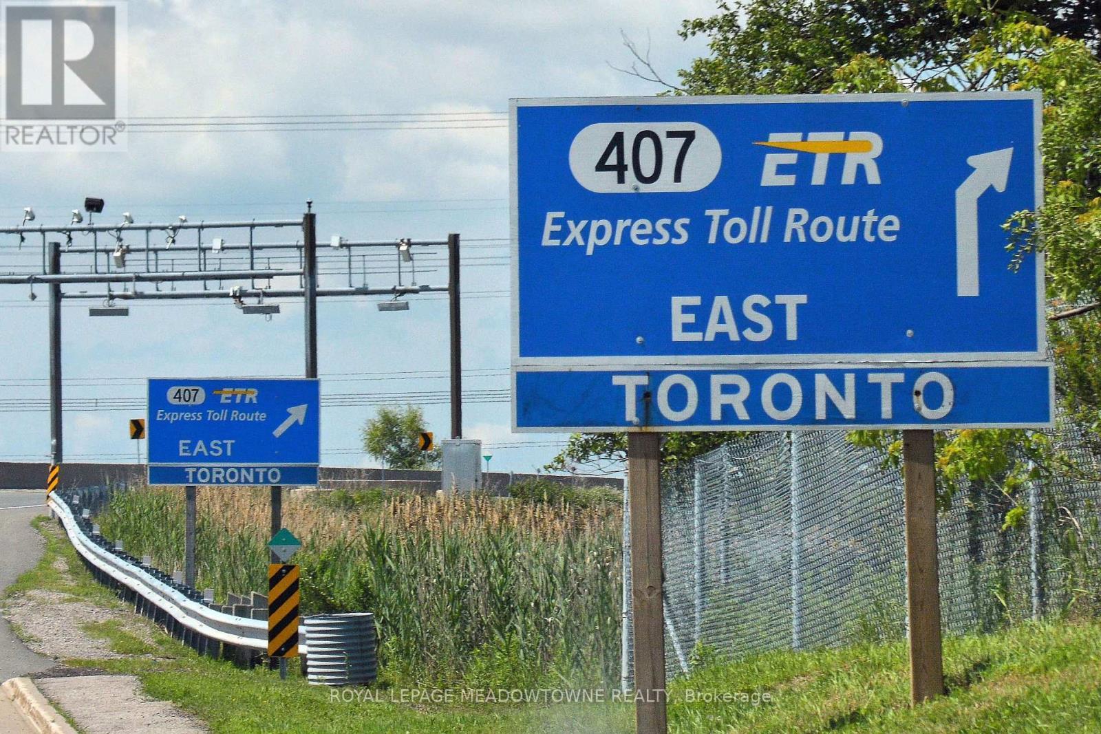 #806 - 2301 Derry Road W, Mississauga, ON - With View