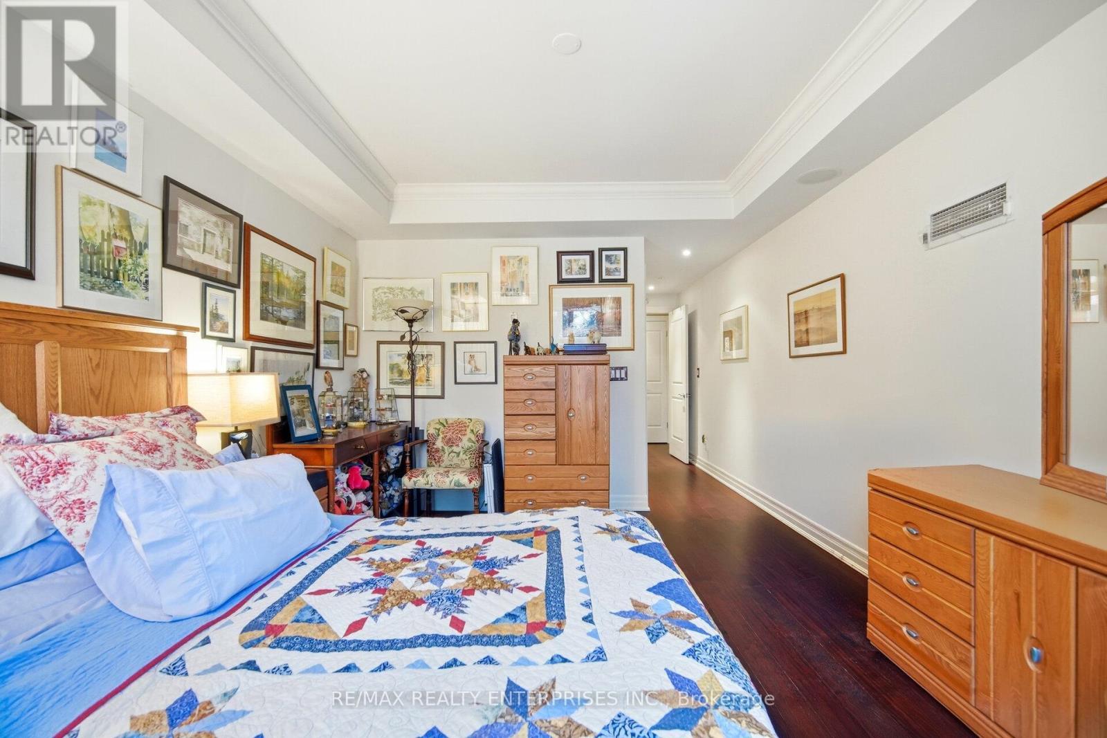 Large Primary with West Exposure - 513 - 2855 Bloor Street W, Toronto, ON - Indoor Photo Showing Bedroom