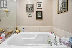 5-piece Ensuite with soaker tub -