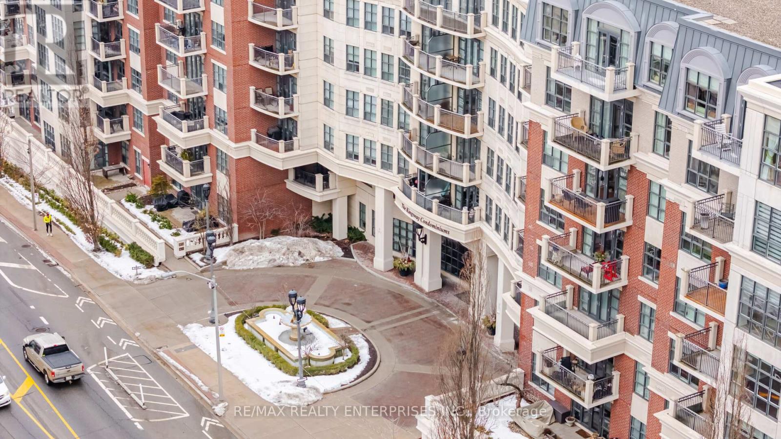 513 - 2855 Bloor Street W, Toronto, ON - Indoor With Storage