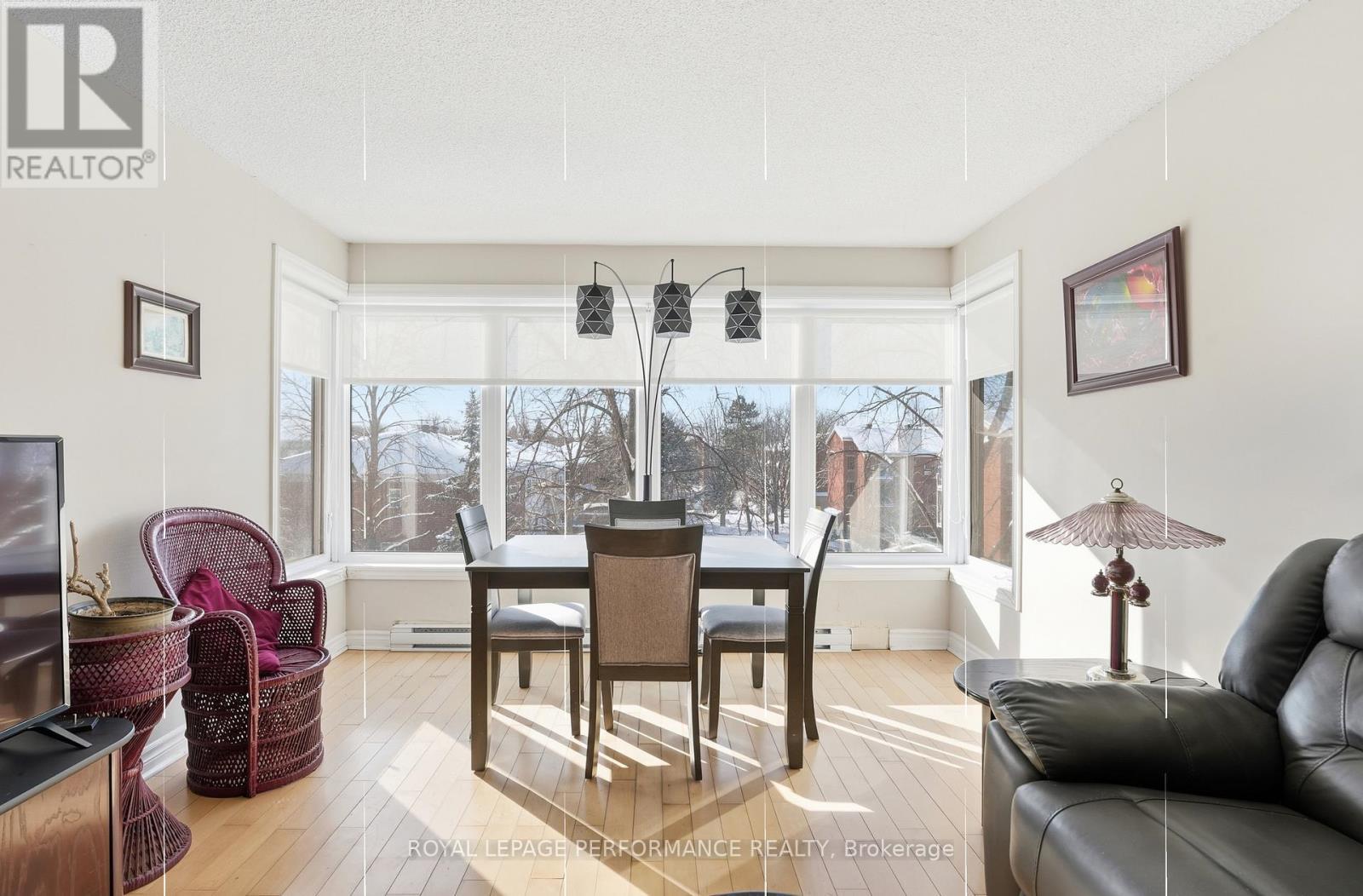 Solarium windows facing West - 412 - 225 Alvin Road N, Ottawa, ON - Indoor