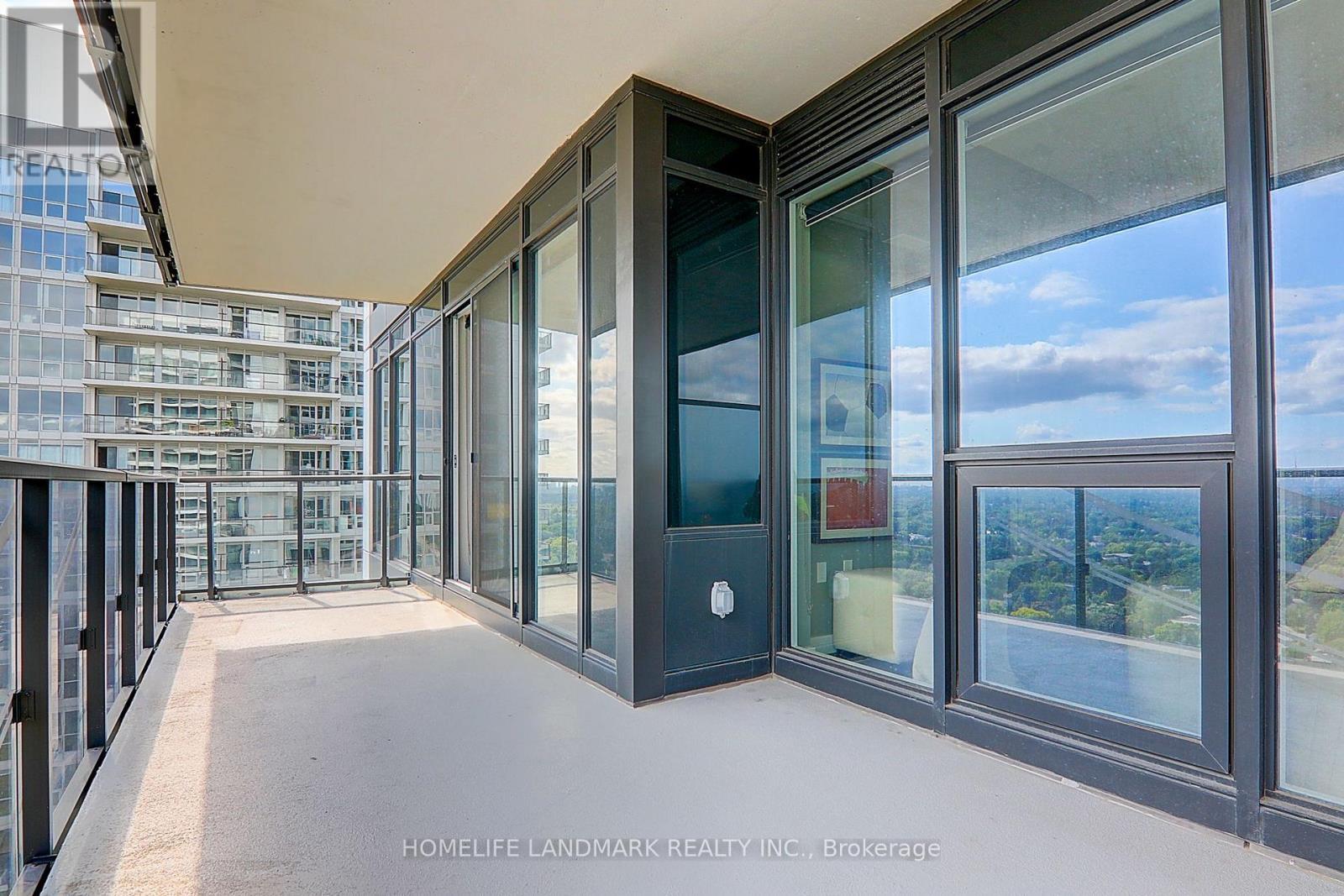 3203 - 95 Mcmahon Drive S, Toronto, ON - With Exterior