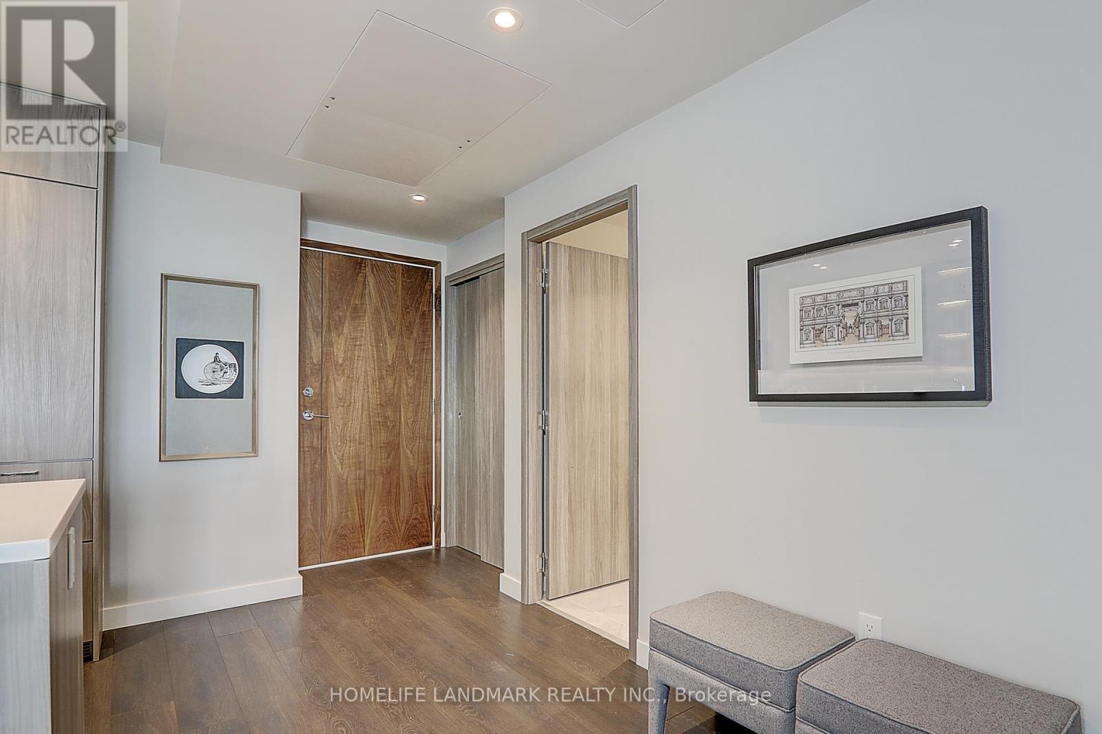 3203 - 95 Mcmahon Drive S, Toronto, ON - Indoor