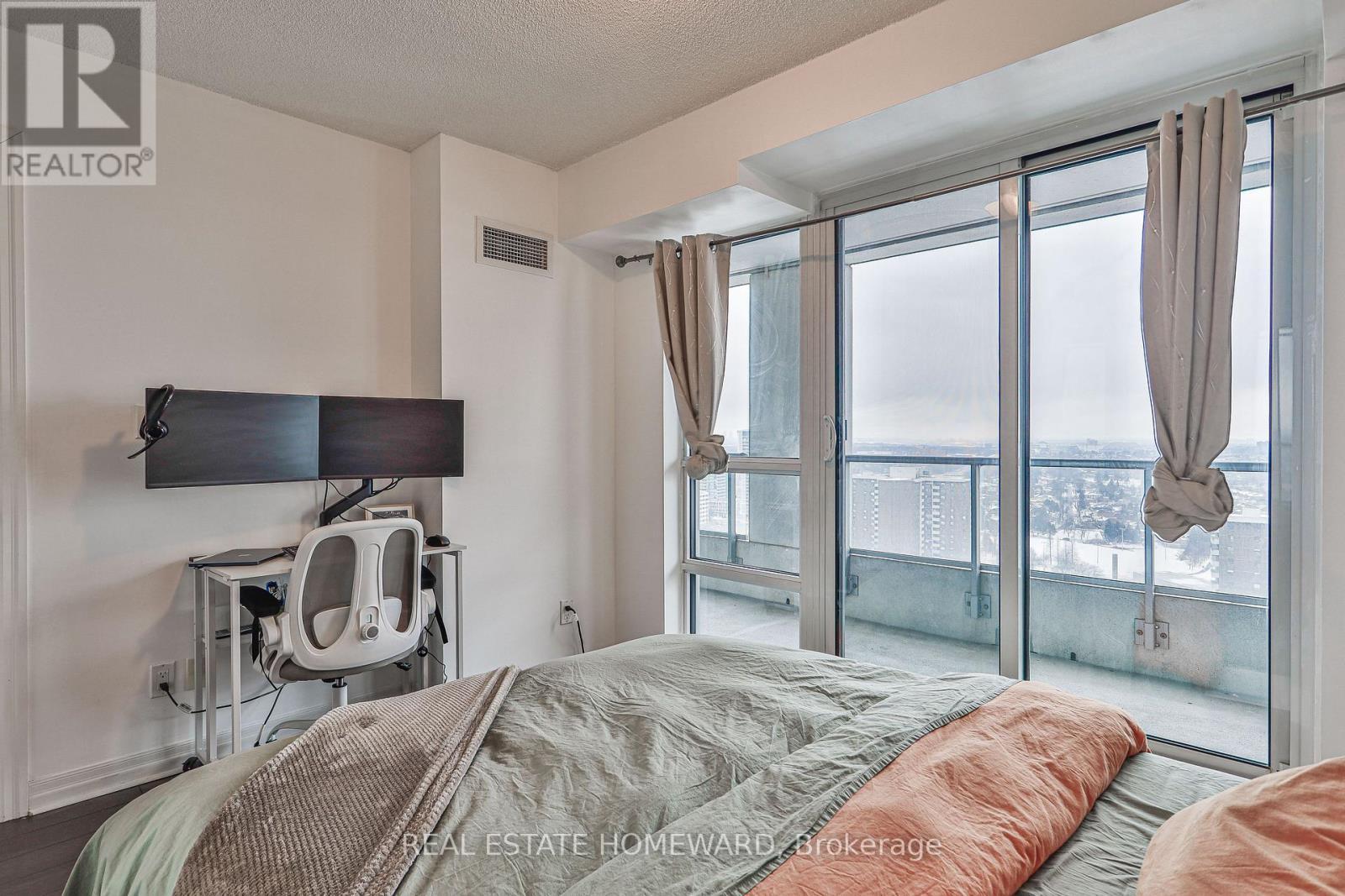 2806 - 2015 Sheppard Avenue E, Toronto, ON - Indoor Photo Showing Bedroom