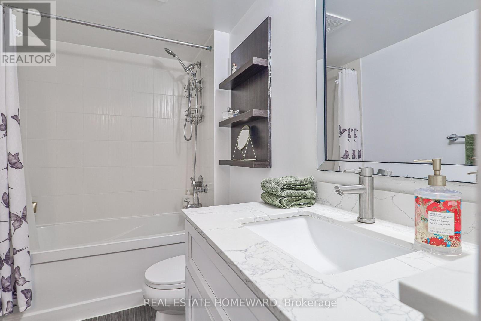 2806 - 2015 Sheppard Avenue E, Toronto, ON - Indoor Photo Showing Bathroom