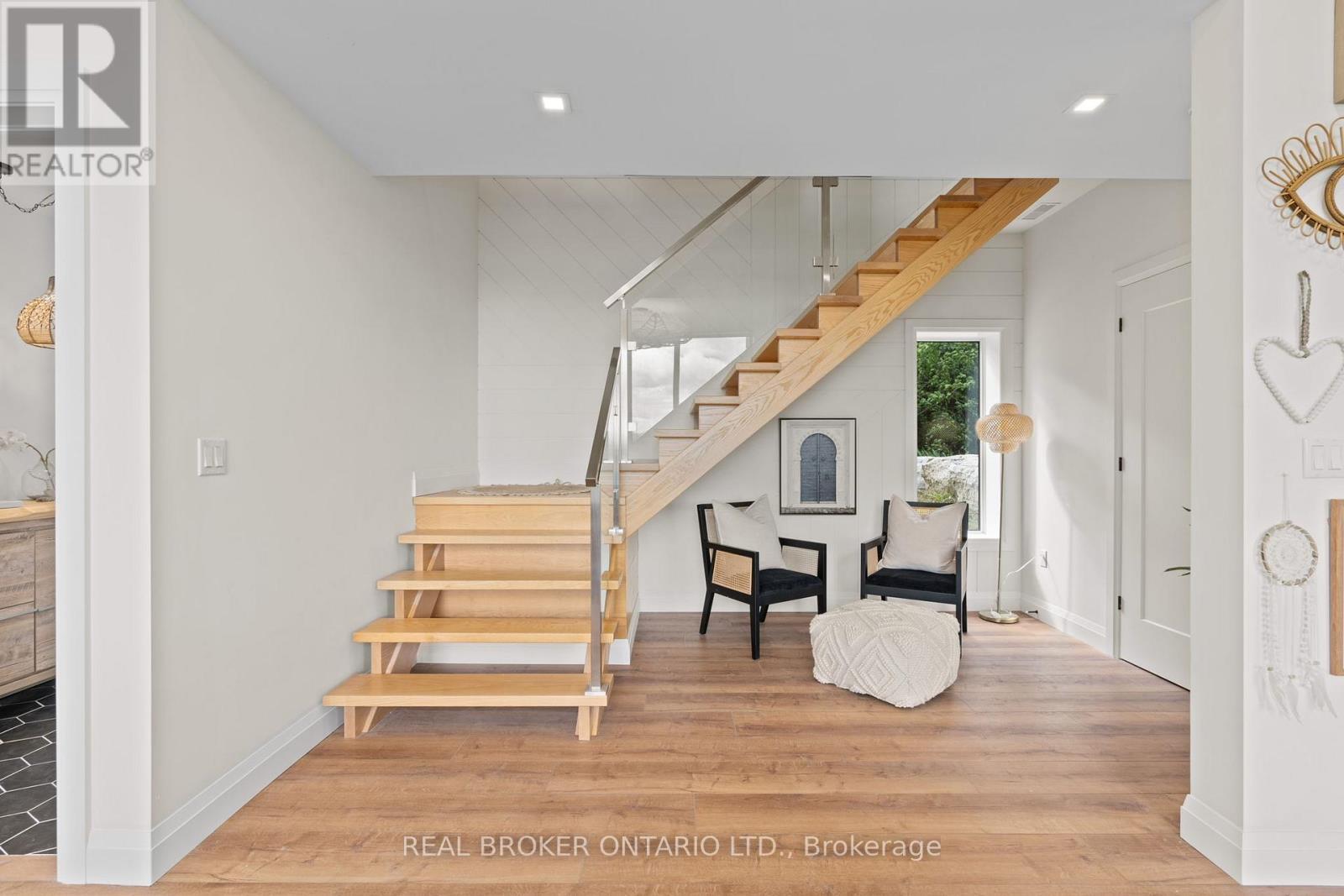 8, 20, 30, 31, 34 Hemlock Avenue, Tay, ON - Indoor Photo Showing Other Room