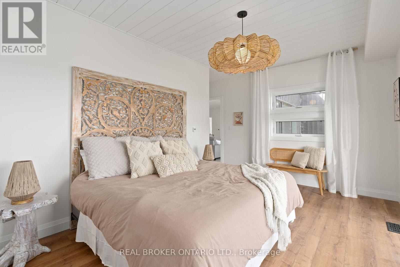 8, 20, 30, 31, 34 Hemlock Avenue, Tay, ON - Indoor Photo Showing Bedroom