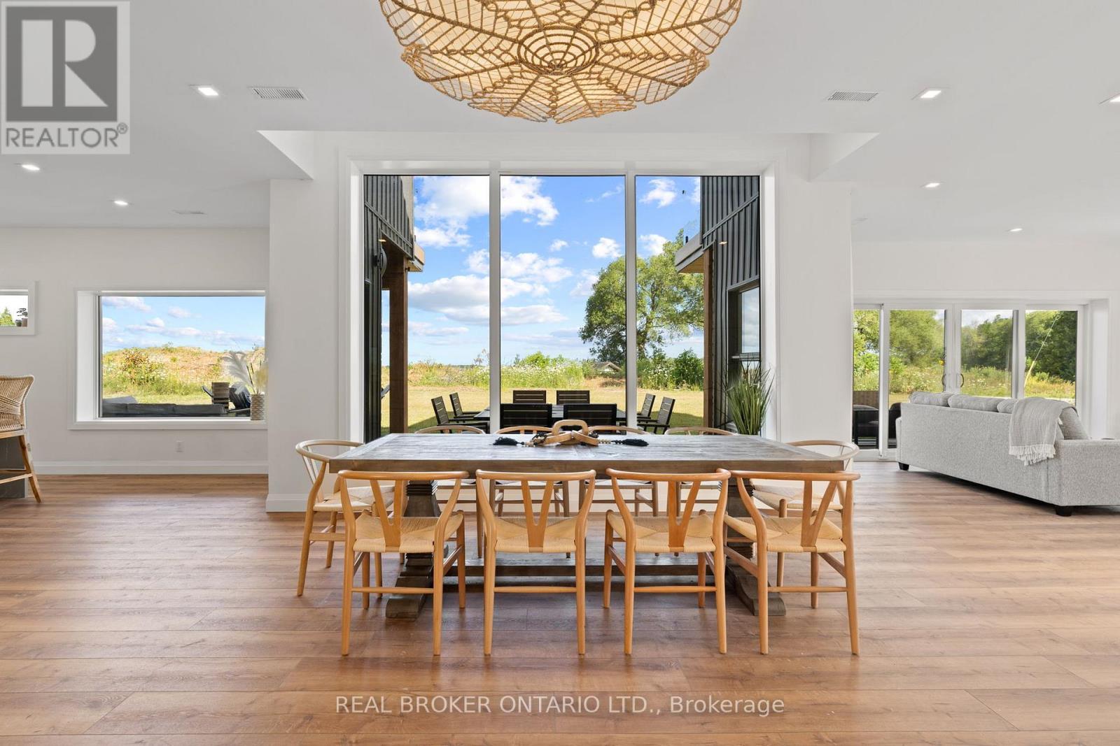 8, 20, 30, 31, 34 Hemlock Avenue, Tay, ON - Indoor Photo Showing Dining Room